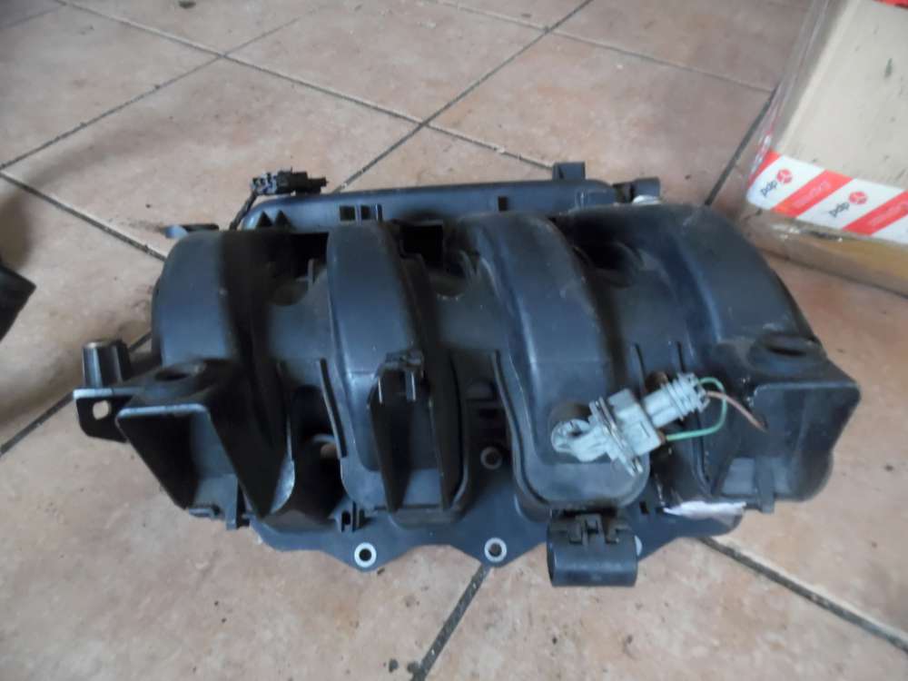 Renault Clio III 1,2L Ansaugbrücke Ansaugkrümmer 8200633248