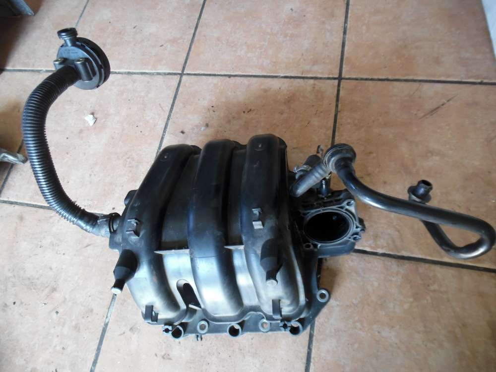 VW Polo 9N 1,2 Ansaugkrümmer Ansaugbrücke 03E129711C