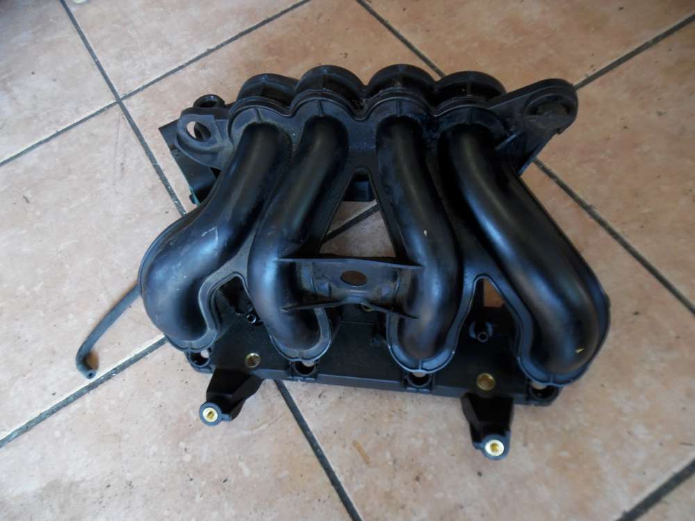 Ford Fiesta V 1,3 Ansaugbrücke Ansaugkrümmer 2S6u-9C973-CD