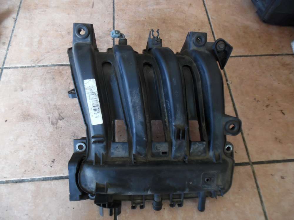 Renault Twingo II Ansaugbrücke Ansaugkrümmer 8200373916