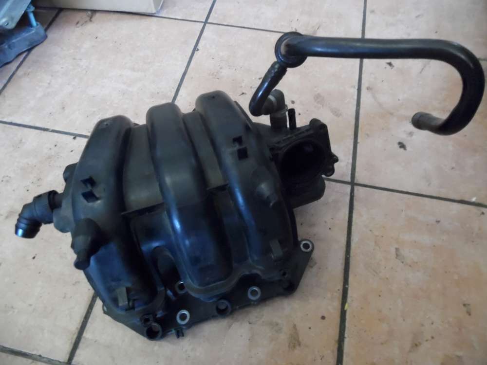 VW Polo 9N 1,2 Ansaugkrümmer 03E129711C