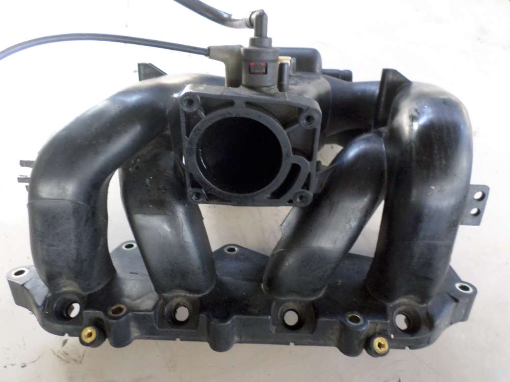 Ford Focus I 1,8i Ansaugbrücke 988F-9424-KB