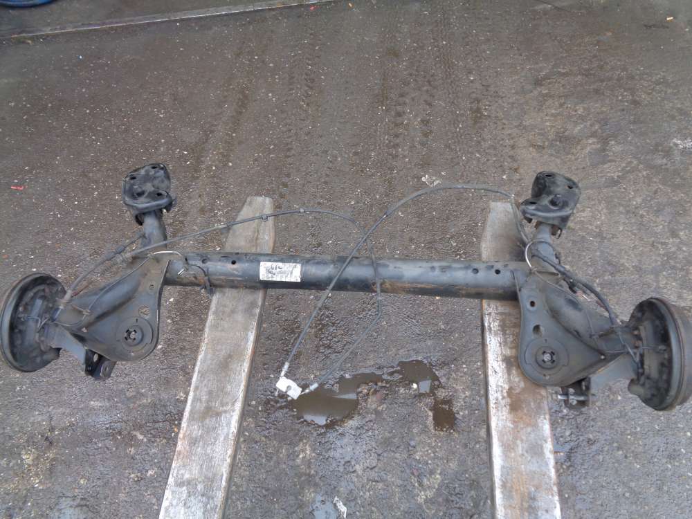 Ford Fiesta VI JA8 Hinterachse Achse Achstr?ger Hinten 8V511113A