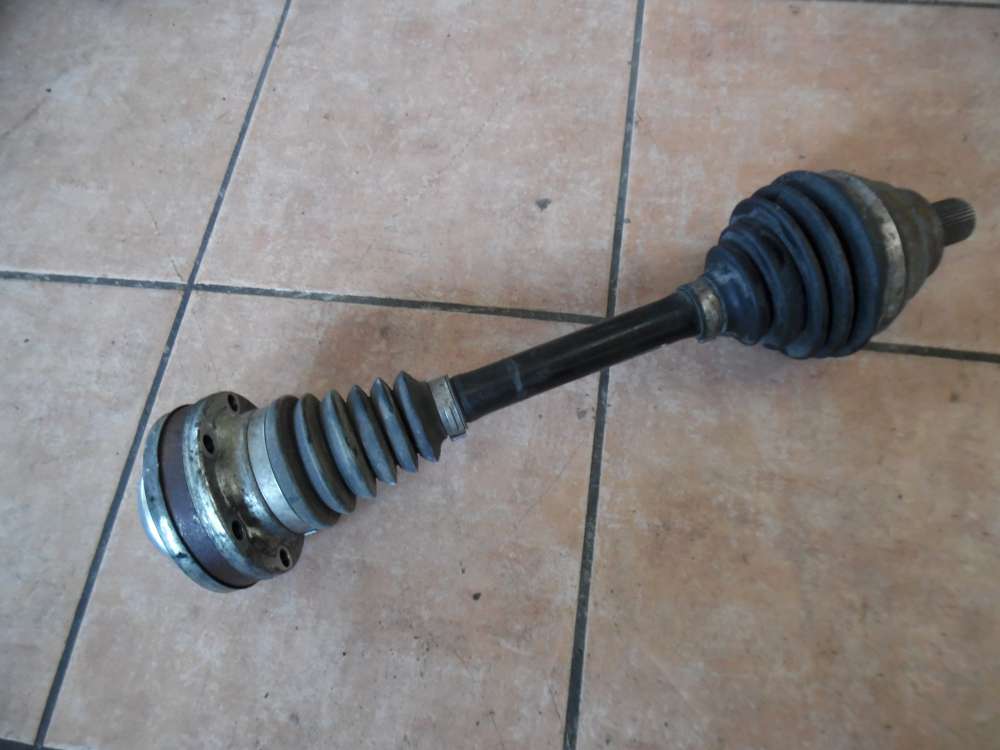 VW Touran Gelenkwelle Antriebswelle Vorne Links 1K0407271ES