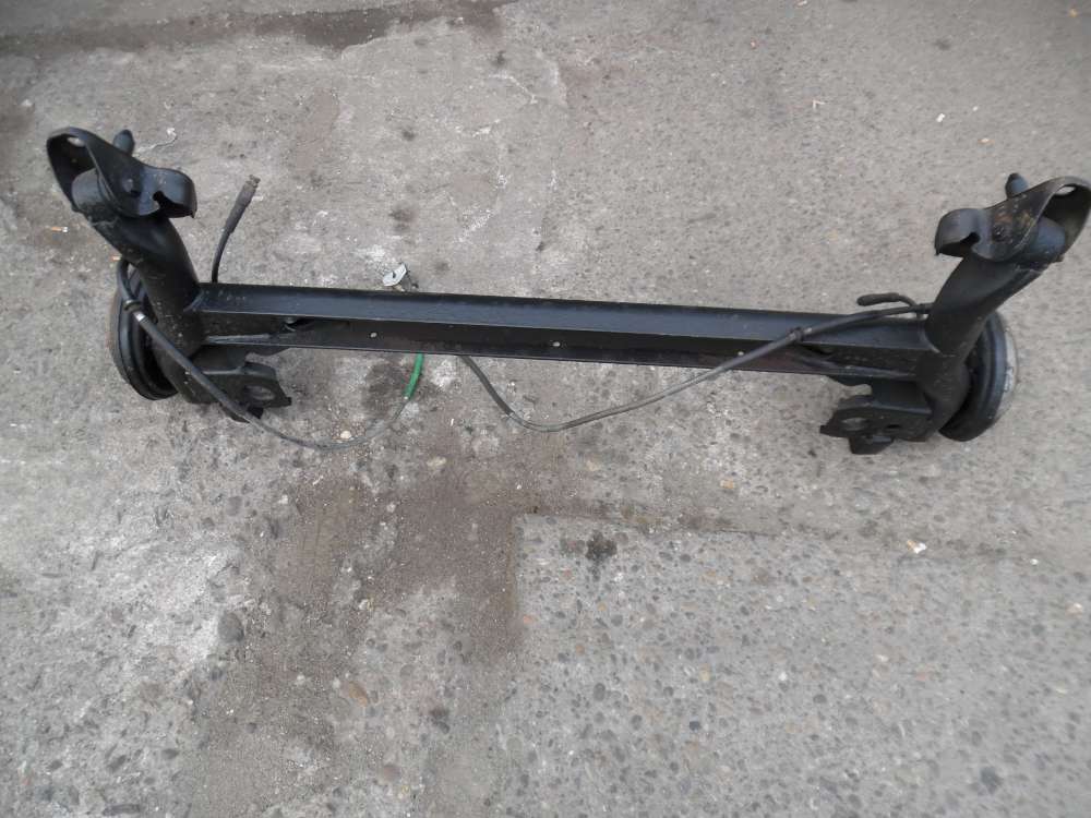 Ford Fiesta V Achse Hinterachse Achstr?ger mit Handbremszug