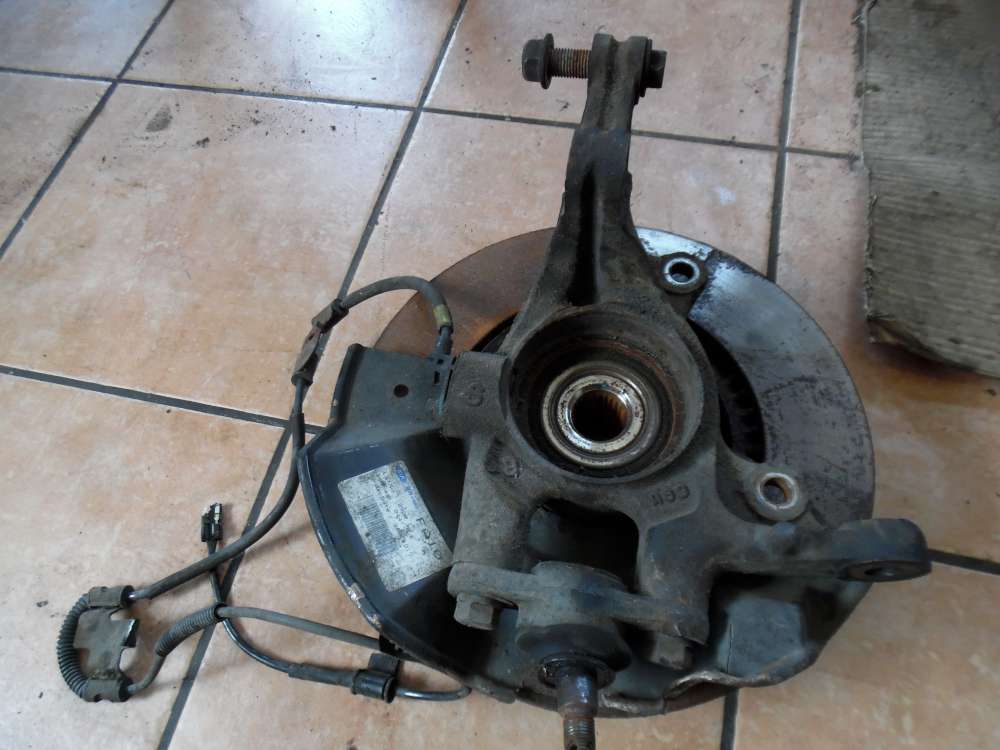 KIA Carens III 2,0 Achsschenkel Radnabe ABS Vorne Links