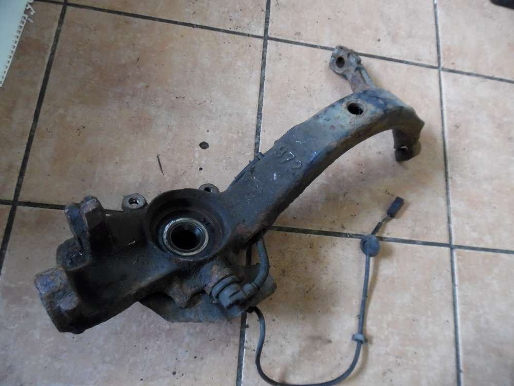 VW Passat 3B Radlagergeh?use Radnabe vorne Rechts 8D0407257