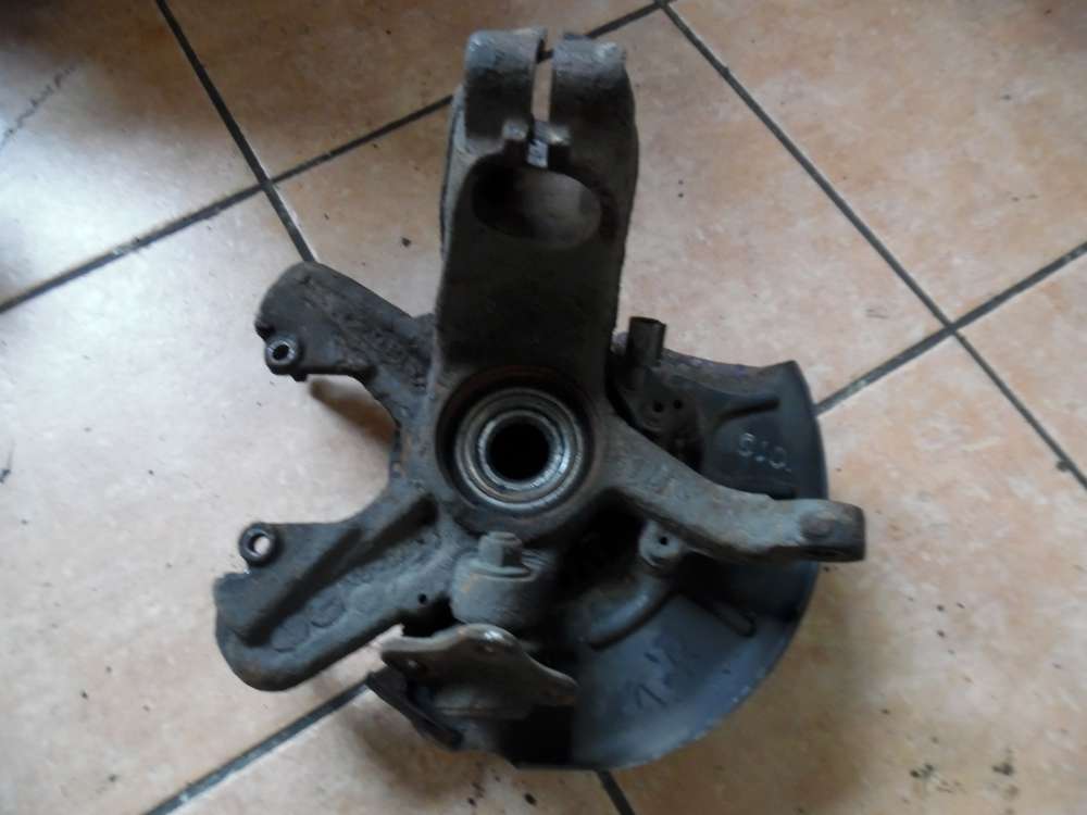 VW Golf IV 1,8 Achsschenkel Radnabe Vorne Rechts