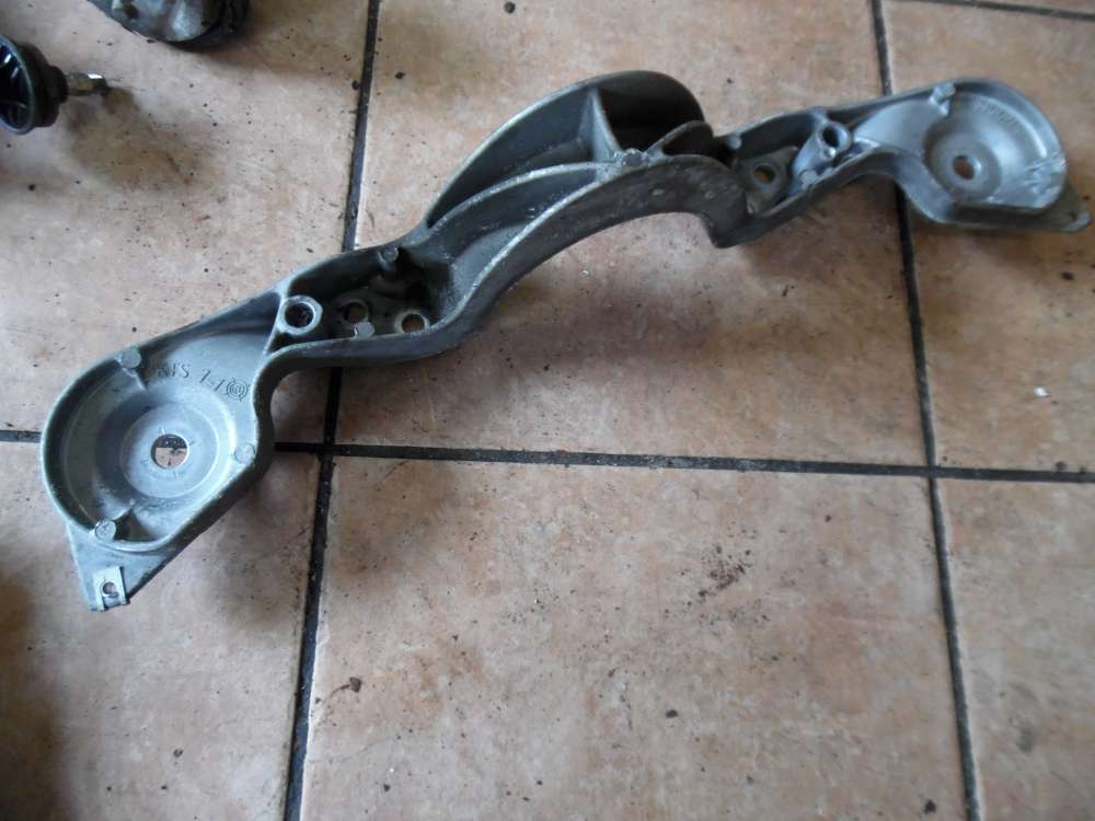 BMW E46 316i Halterung Differential 1094421