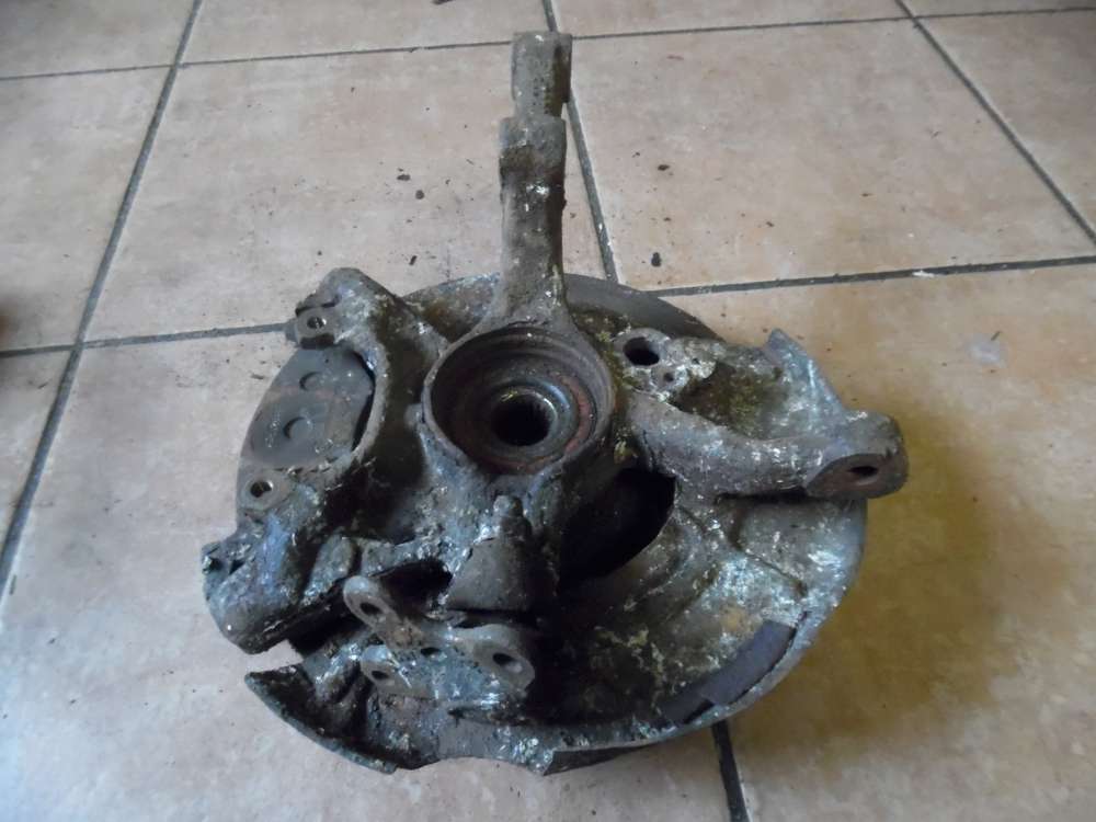 VW Golf II Radlagergehäuse Achsschenkel Vorne rechts