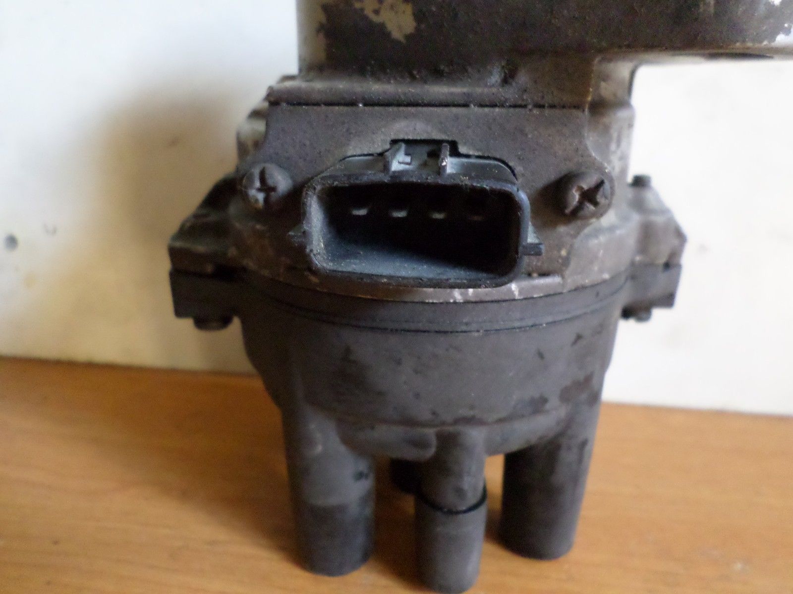 Original Mazda 323 Zündspule Zündverteiler T2T52371