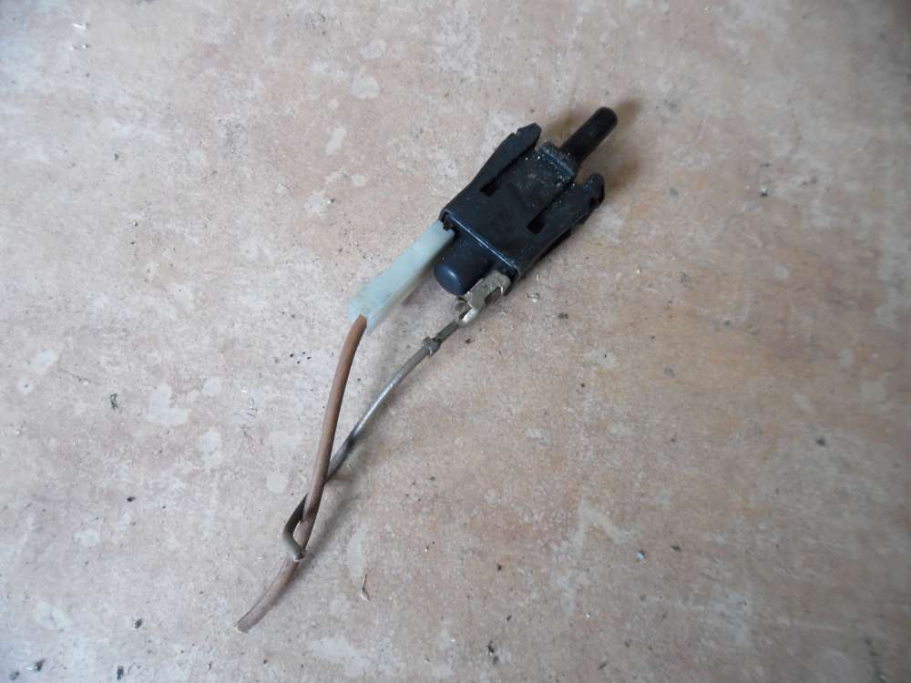 Mercedes W124 E-Klasse Schalter Feststellbremse A0015458714