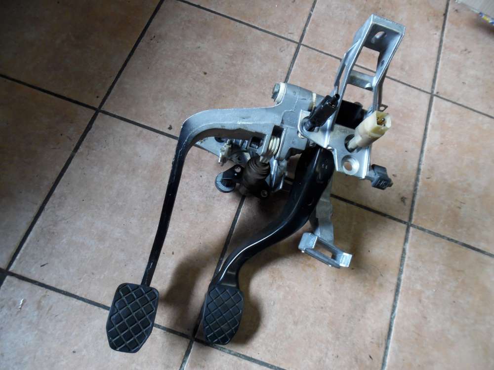 Audi A4 B5 Pedalerie Kupplung Bremse mit Kupplungszylinder 8D1721316 8D0721140 8E1721401