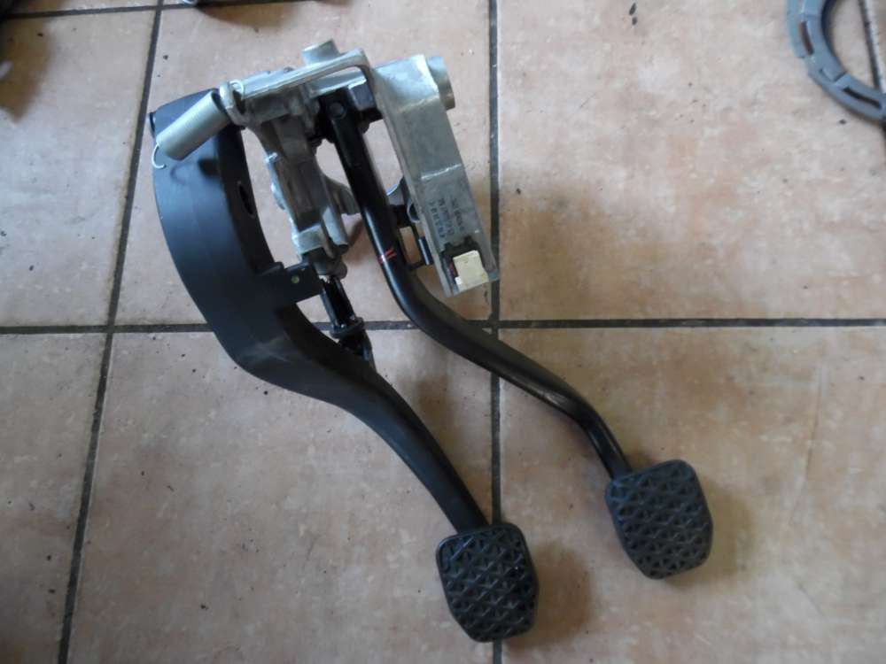 BMW 1-er F20 Bremspedal Kupplungspedal 4078296