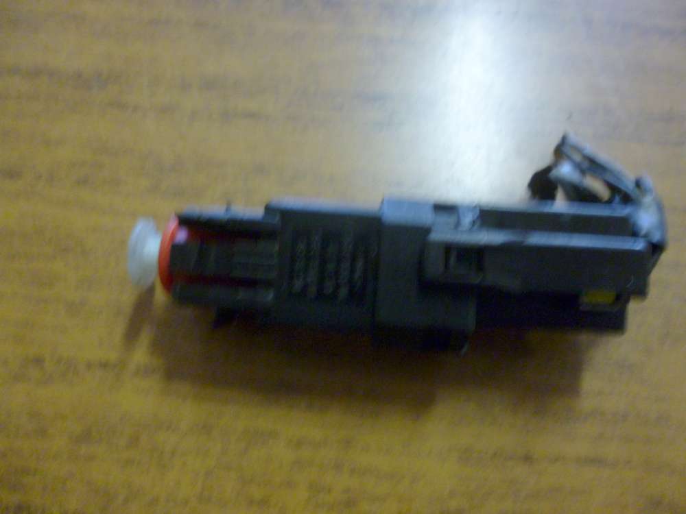 Opel Corsa Bremslichtschalter 6240157 90460326