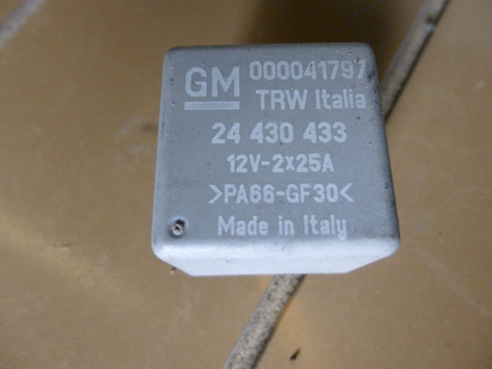 Opel Corsa Relais RELAIS GRAU GM 24 430 433 / 000041797-12V