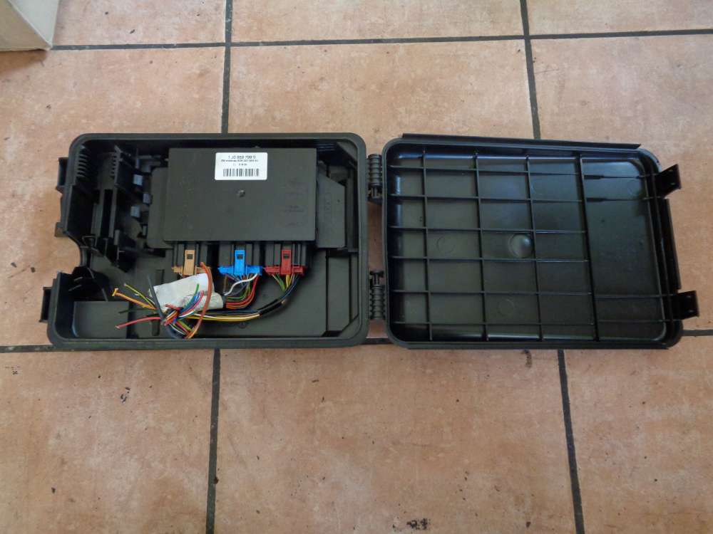 VW Passat 3B Bj:1997 Kasten Steuergerät Komfortsteuergerät 8D0927613 1J0959799S
