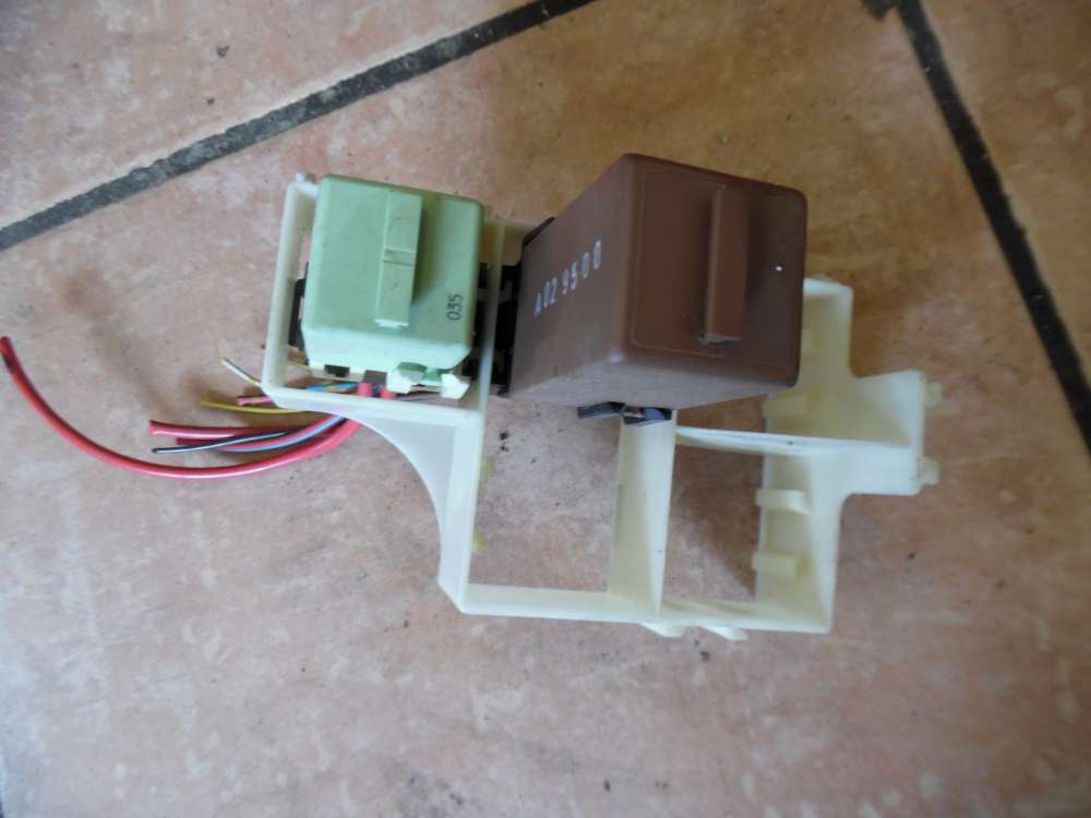 BMW E36 3er Halterung mir Relais 8369055 8364692 8366600