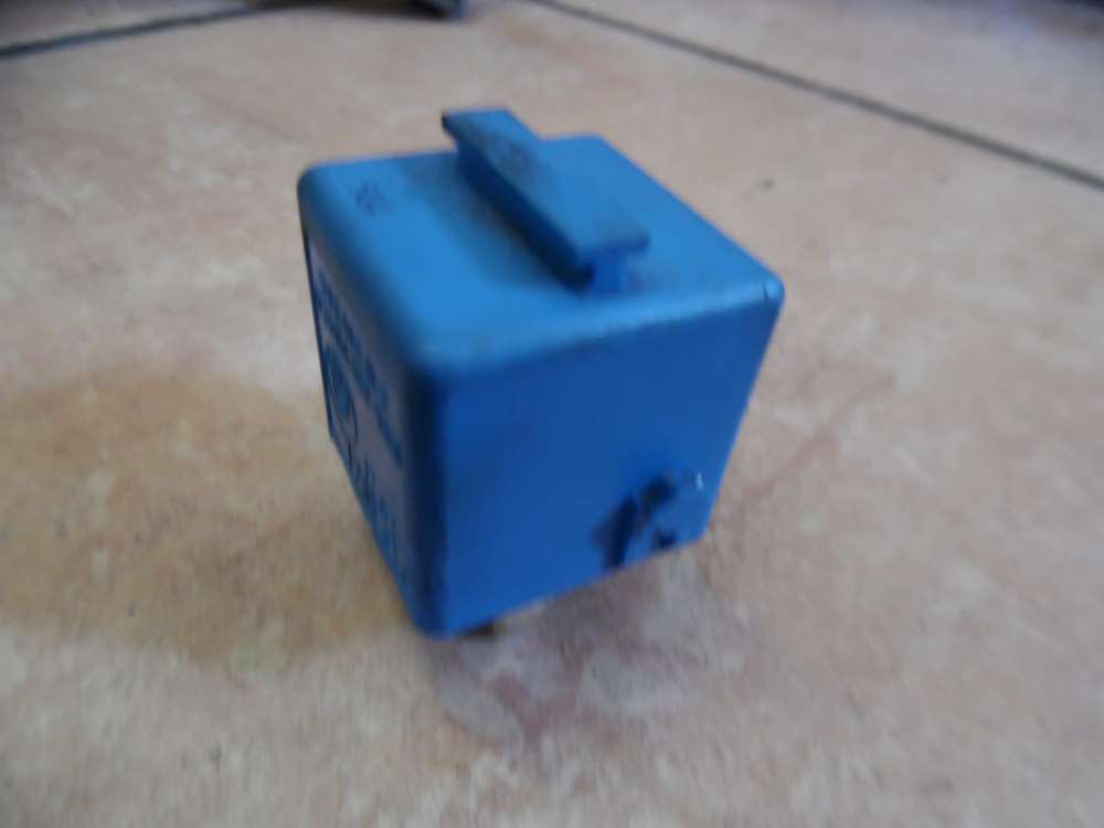 BMW E36 3er Relais 12.62-1 735 424 Blau SIEMENS