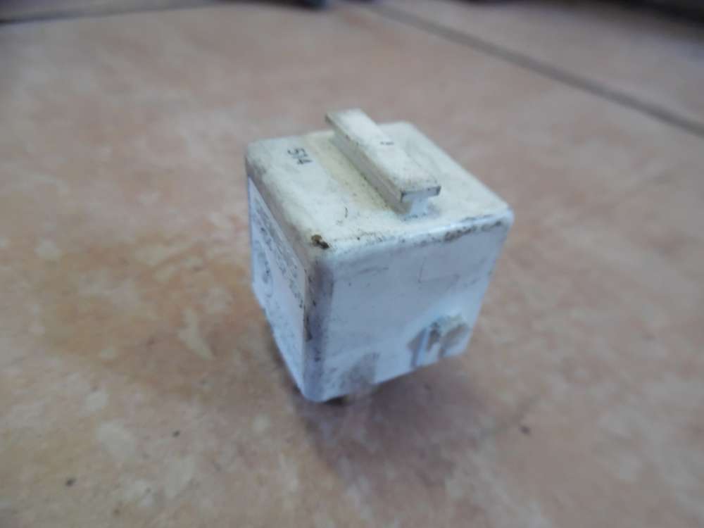 BMW E36 3er Relais Schlie?er weiss 1729004
