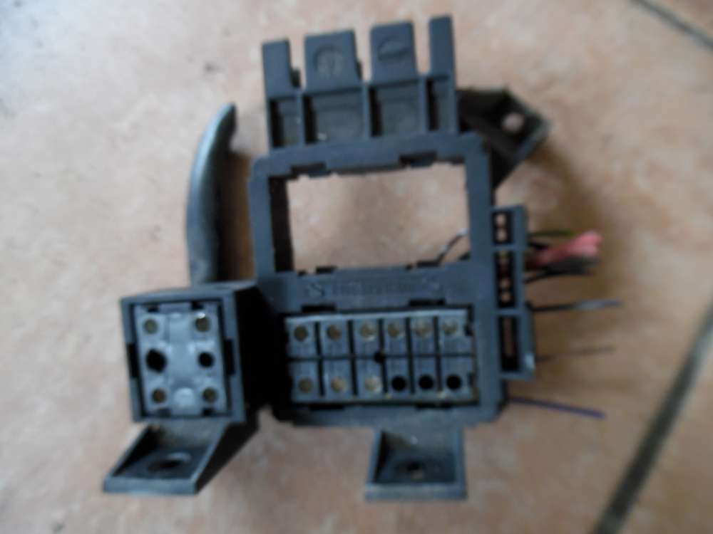 Mercedes-Benz 190E W201 Stecker f?r Relais 2015453140