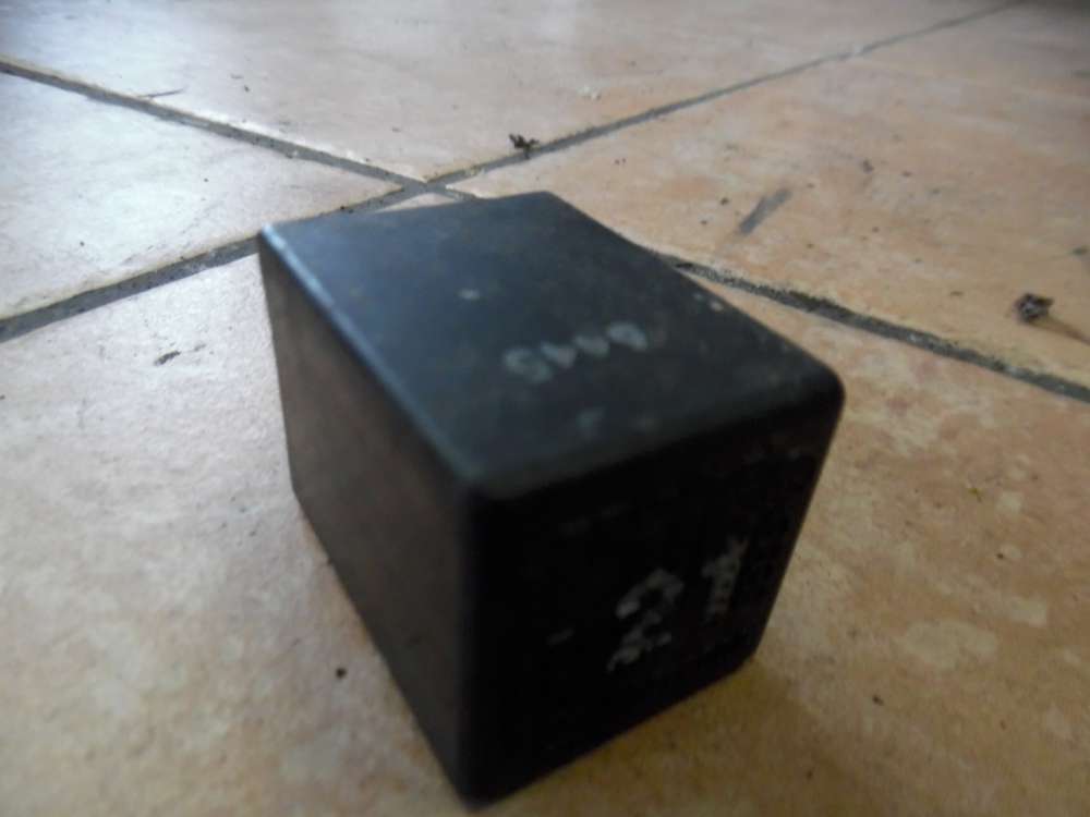 VW Audi Blinkerrelais Relais 111953227D