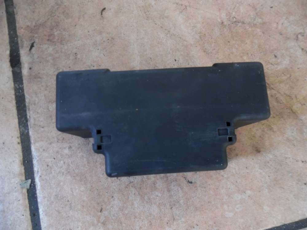 Opel Zafira B Deckel Relaiskasten Sicherungskasten 13129783