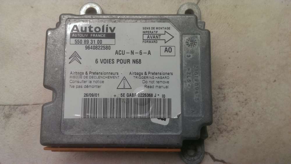Citroen Xsara Picasso Bj.2001 Steuergerät Airbagsteuergerät 550893100 / 9640822580