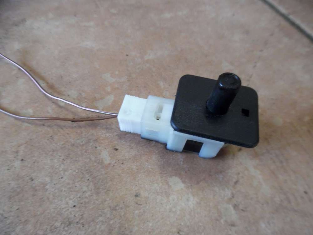 Mercedes-Benz C-Klasse W202 T?rkontakt Schalter T?rsensor 2028209510