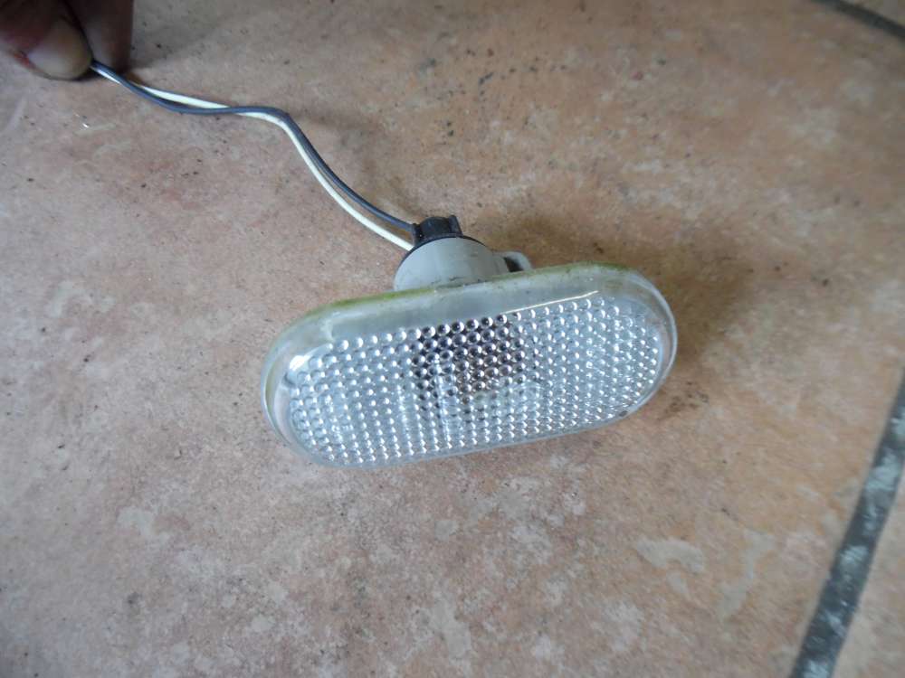 Renault Twingo II Blinker Seitenblinker Kotfl?gel 8200257684