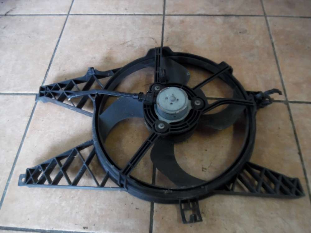 Renault Twingo II Elektrolüfter Lüftermotor Lüfterrad 8200066098