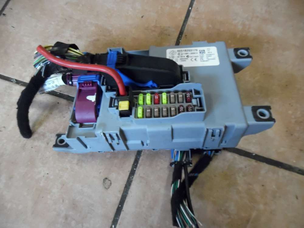 Fiat Punto 199 Sicherungskasten Zentralelektrik Relaiskasten 00518263170