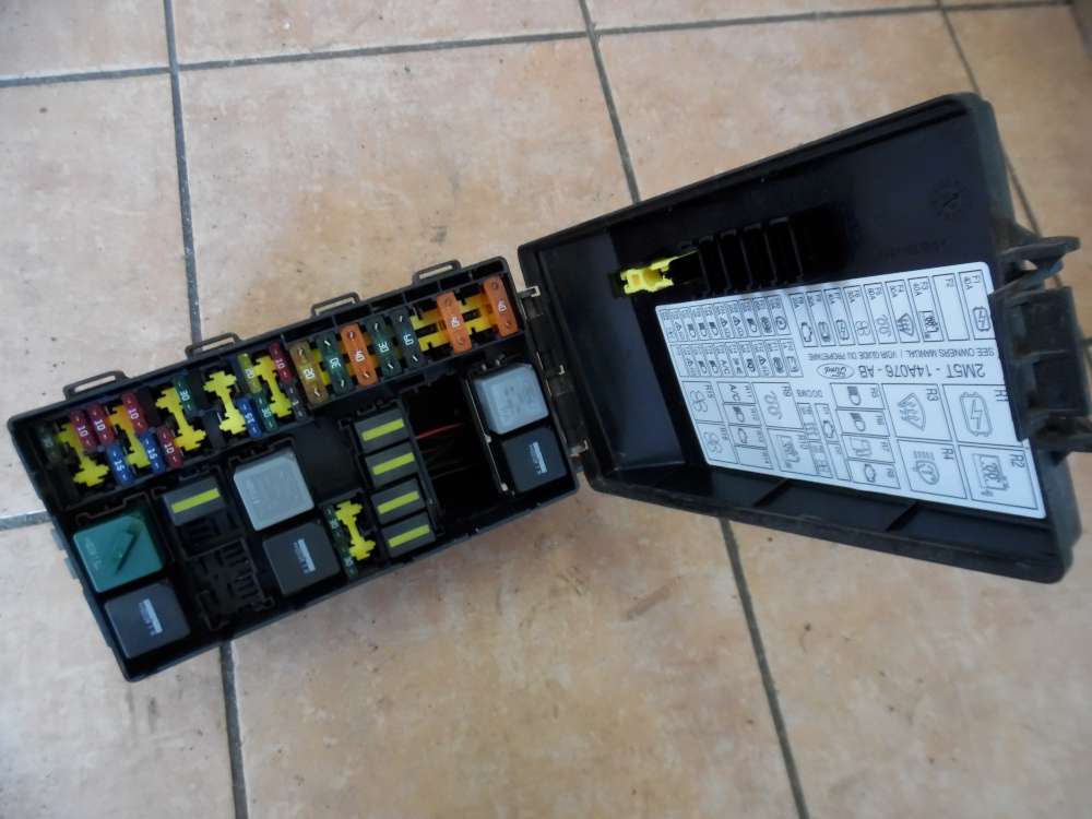 Ford Focus Sicherungskasten Relaiskasten 2M5T14A067BB
