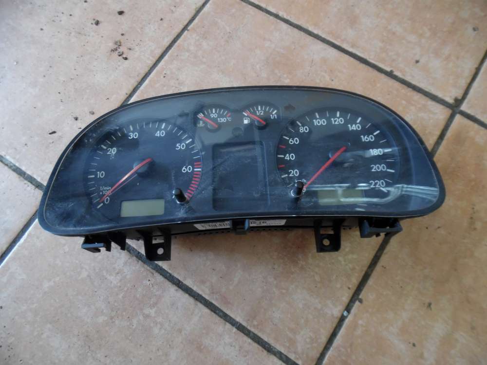 VW Golf 4 Kombiinstrument Tacho 1J0920801
