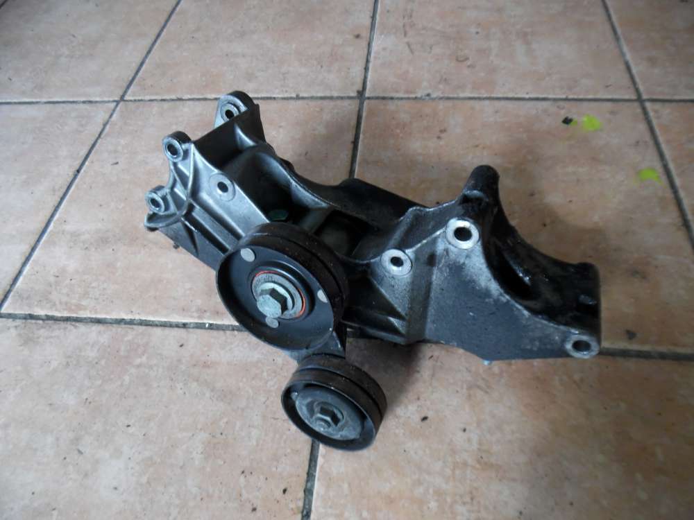 VW Golf IV 1J Aggregatetr?ger Halter Lichtmaschine 032145169