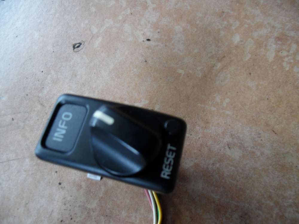 Volvo 850 Schalter Bordcomputer Infoschalter 9128543