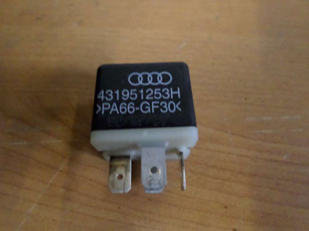 Audi A4 Relais 204 Bitron 431951253H