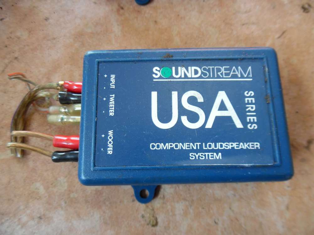 VW Golf III / IV Cabrio Soundstream USA