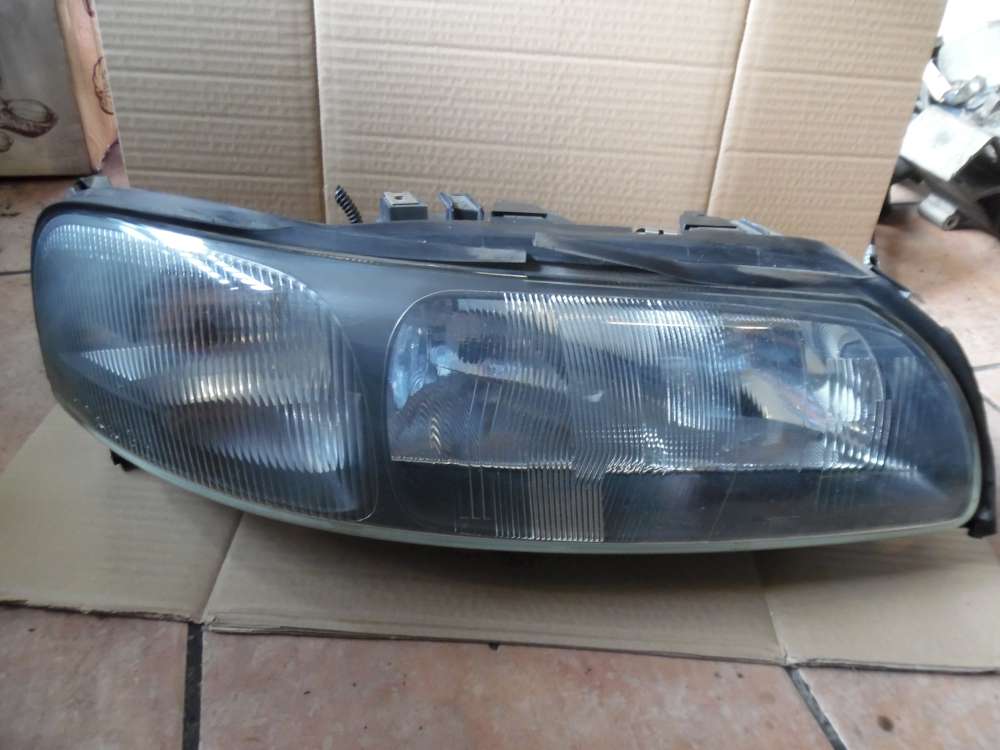Volvo V70 II Scheinwerfer vorne Rechts 8620687
