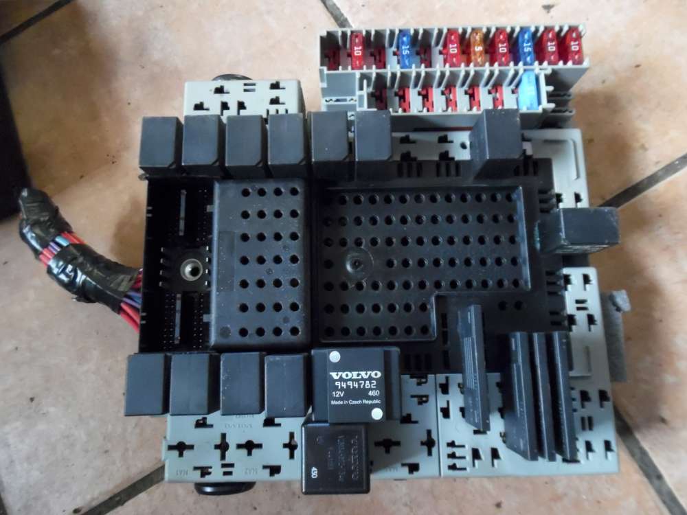 Volvo V70 II Sicherungskasten 8645411 8645410