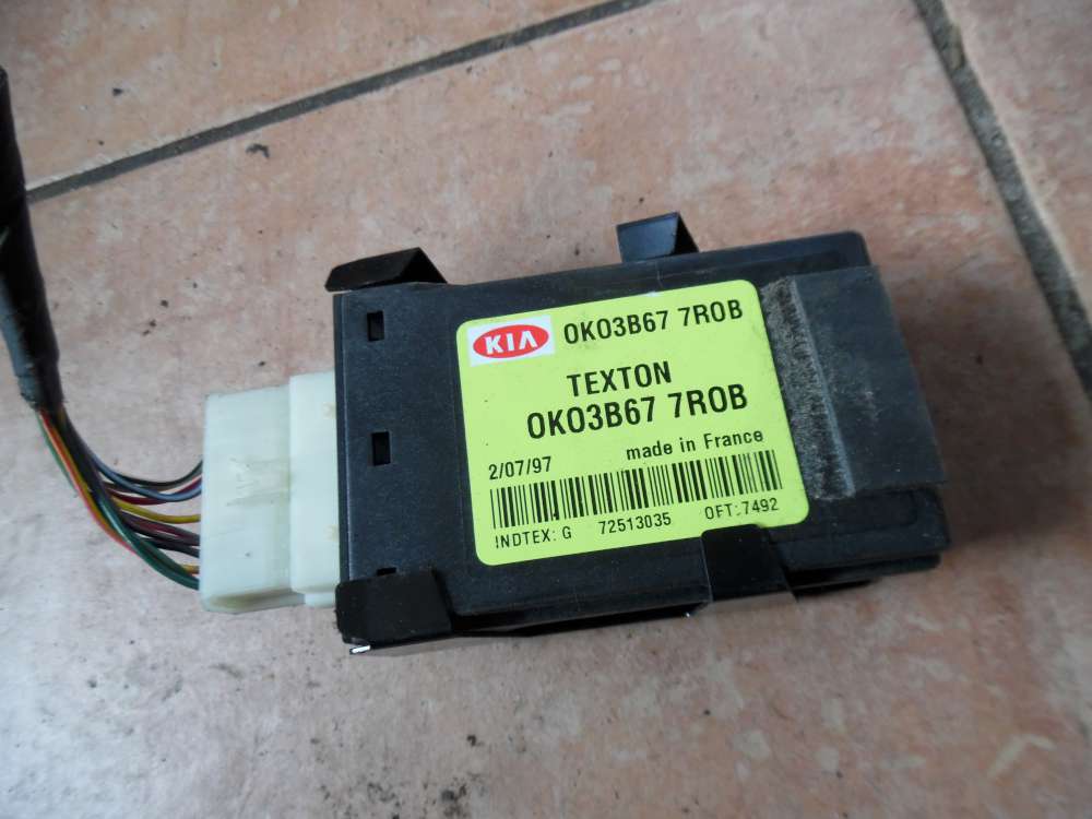 Kia Sportage I Steuergerät ECU 0K03B677R0B