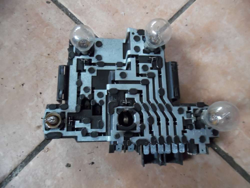 VW Golf II Lampenträger Rücklicht Rechts 191945257