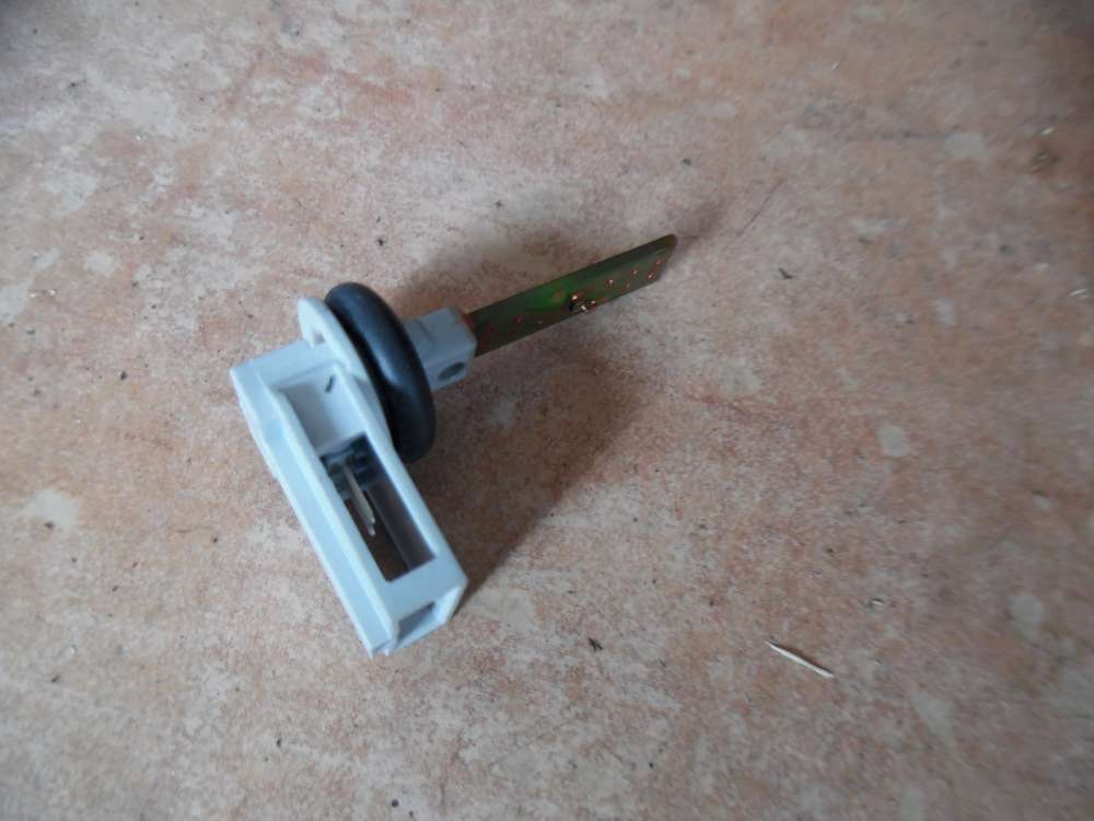 Audi A3 8P Temperatursensor Fühler 3D0907543