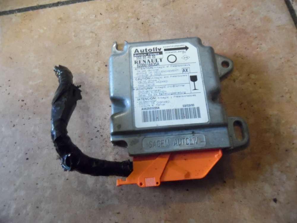 Renault Twingo I C06 Airbagsteuergerät 820018835A