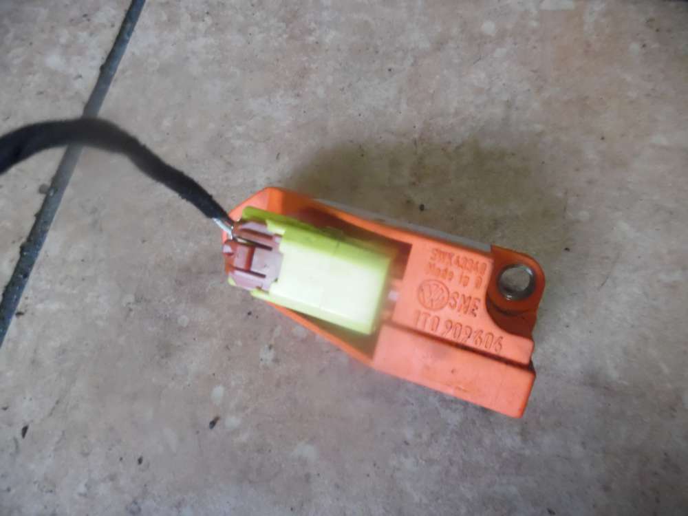VW Touran 1T Crashsensor Airbagsensor 1T0909606