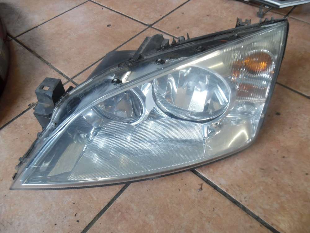 Ford Mondeo III Frontscheinwerfer Scheinwerfer Links 1S71-13006-AK