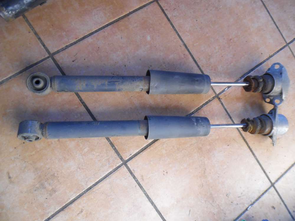 VW Polo 9N Federbein Sto?d?mpfer Hinten