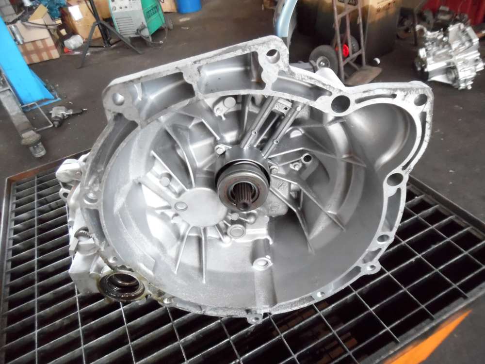 Ford Fiesta V 1,25 Getriebe Schaltgetriebe 5-gang 60943KM 98WT-7F096-AC