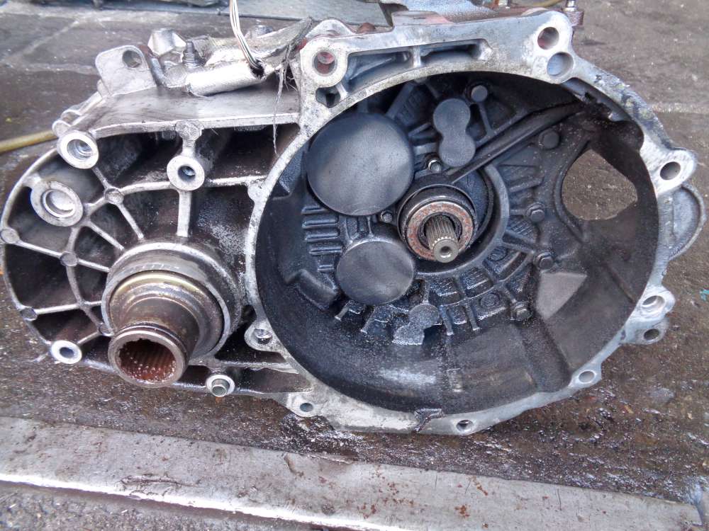 VW Sharan 7M 1.9TDI Getriebe Schaltgetriebe 02N301103