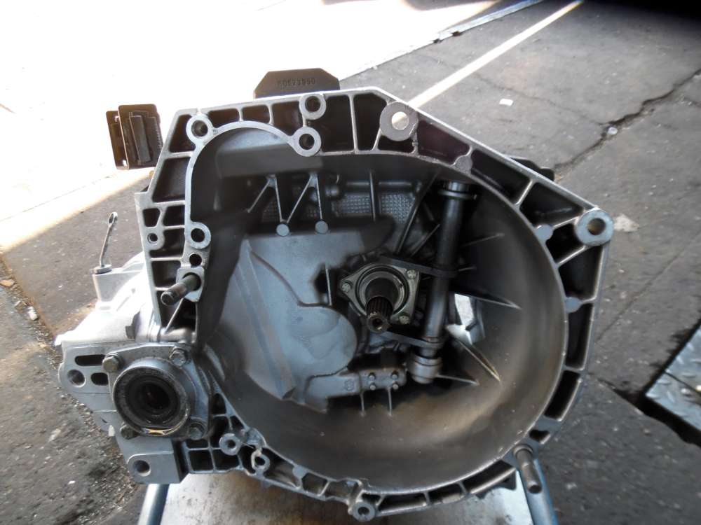 Alfa Romeo 156 1,9JTD Schaltgetriebe 5 Gang Getriebe 46783510 46433289